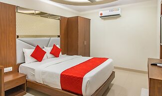 Hotel Hometown - Near BKC