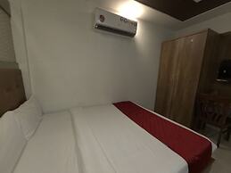 Hotel Hometown - Near BKC