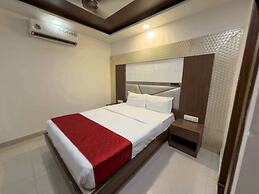 Hotel Hometown - Near BKC