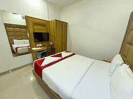 Hotel Hometown - Near BKC