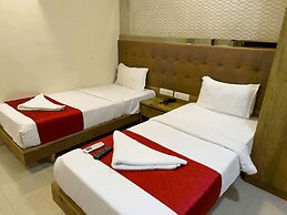 Hotel Hometown - Near BKC