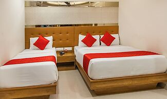 Hotel Hometown - Near BKC