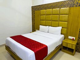 Hotel Hometown - Near BKC