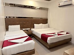Hotel Hometown - Near BKC