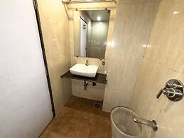 Hotel Hometown - Near BKC
