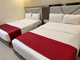 Hotel Hometown - Near BKC