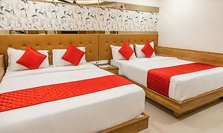 Hotel Hometown - Near BKC