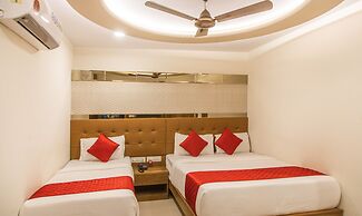 Hotel Hometown - Near BKC