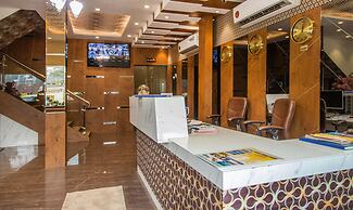 Hotel Hometown - Near BKC