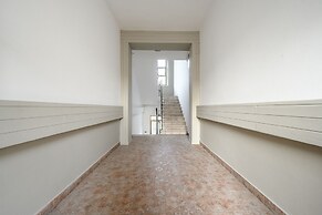 Emilia Suite Young