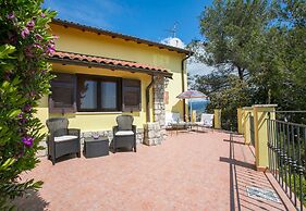 Villa Monte Enrico - With Pool