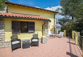 Villa Monte Enrico - With Pool