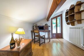 Villa Monte Enrico - With Pool