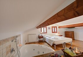 Villa Monte Enrico - With Pool