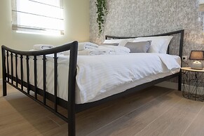 Dj City Vista Luxury Apartments