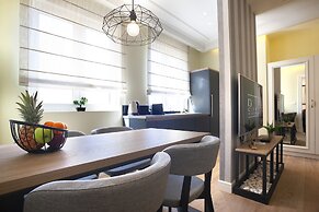 Dj City Vista Luxury Apartments