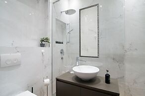 Dj City Vista Luxury Apartments