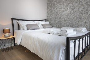 Dj City Vista Luxury Apartments