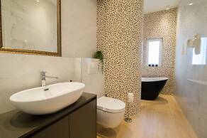 Dj City Vista Luxury Apartments