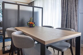 Dj City Vista Luxury Apartments