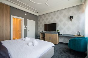 Dj City Vista Luxury Apartments