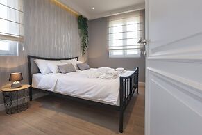 Dj City Vista Luxury Apartments