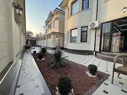Hotel Shosh Palace