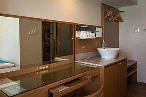 Kariyushi LCH Resort