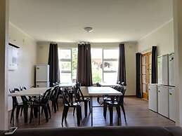 Young Budget Accommodation - Hostel