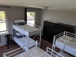 Young Budget Accommodation - Hostel