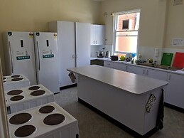 Young Budget Accommodation - Hostel