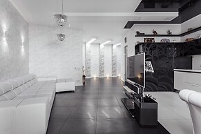 Royal Apartment Literaturnaya 1a