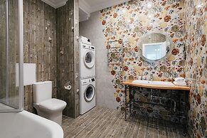 Royal Apartment Zhukovskogo 9