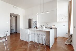 Royal Apartments Grecheskaya 25