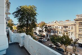 Royal Apartments Grecheskaya 25