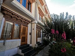 Cho Palace