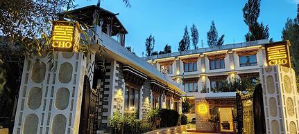 Cho Palace