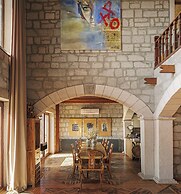 Simurg Inn