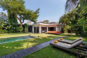Beautiful Villa With Private Pool, Bali Villa 2001