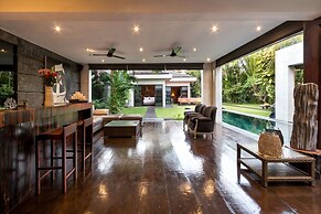 Beautiful Villa With Private Pool, Bali Villa 2001