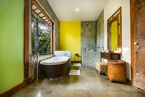 Bali Villa Near the Beach, 2041
