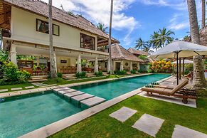 Bali Villa Near the Beach, 2015