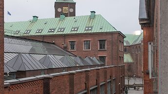 Sanders Boulevard - Smart 3-bdr Apt By the Canal