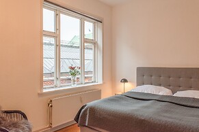 Sanders Boulevard - Smart 3-bdr Apt By the Canal