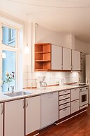 Sanders Boulevard - Smart 3-bdr Apt By the Canal