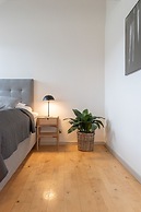Sanders Boulevard - Cute 2-bdr Apt By the Canal