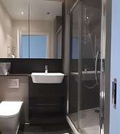 Pier Apartment 3