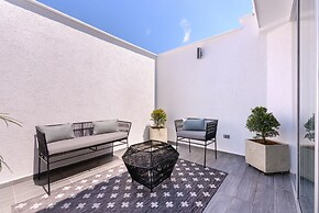 C A L Suites