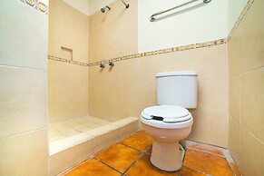 Capital O Hotel Casa Blanca