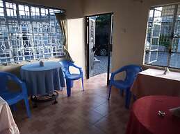 Acacia Hotel